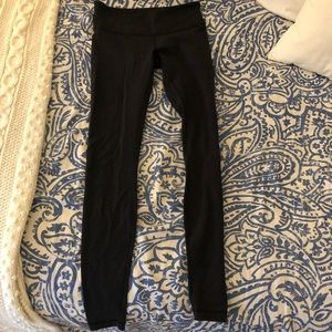 Black lululemon wonderunders